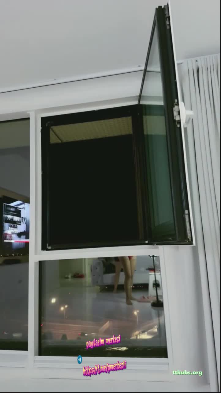 Tango Dildo Memelere Sıkıştırma Canlı Yayın