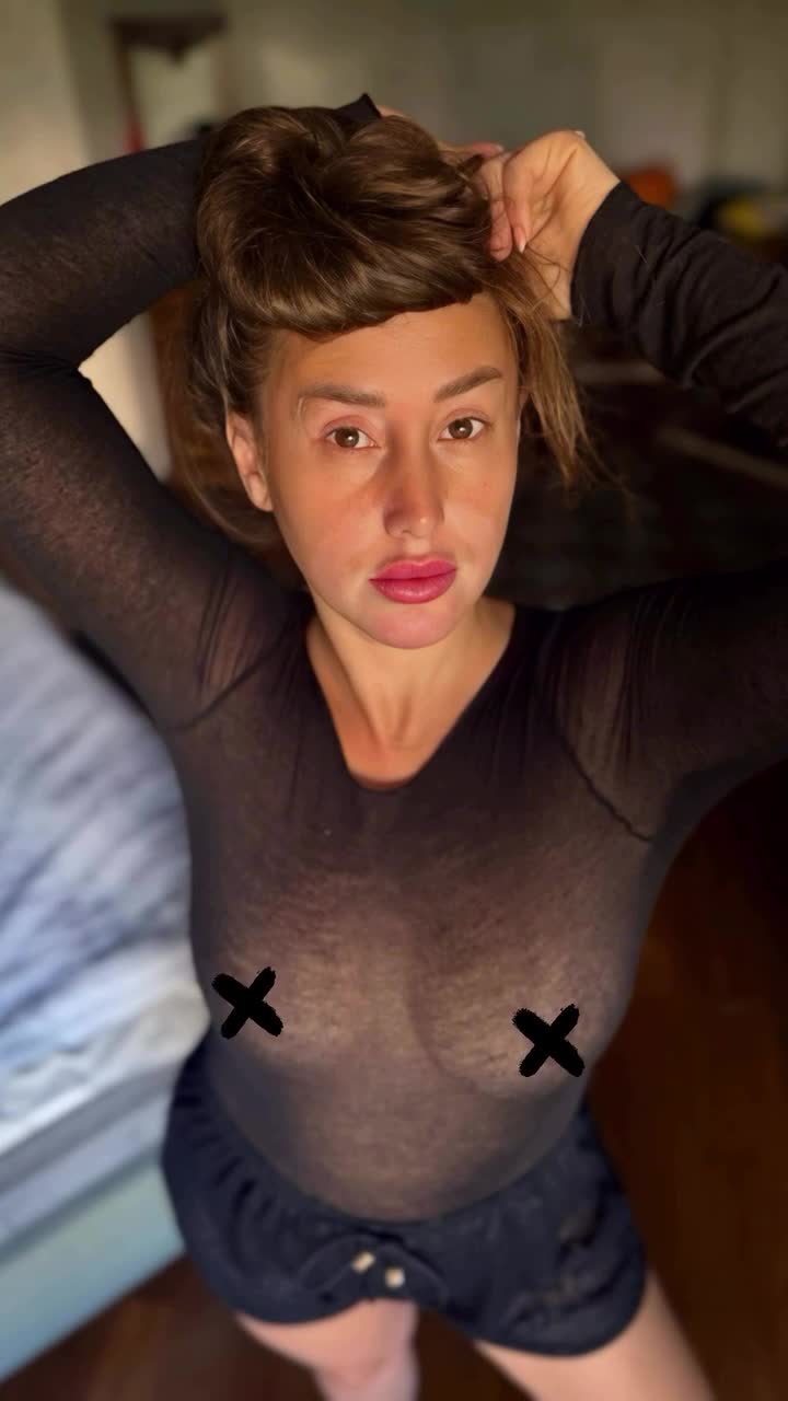 Sanayici Hatun Şeffaf Bluz Göğüs Açma
