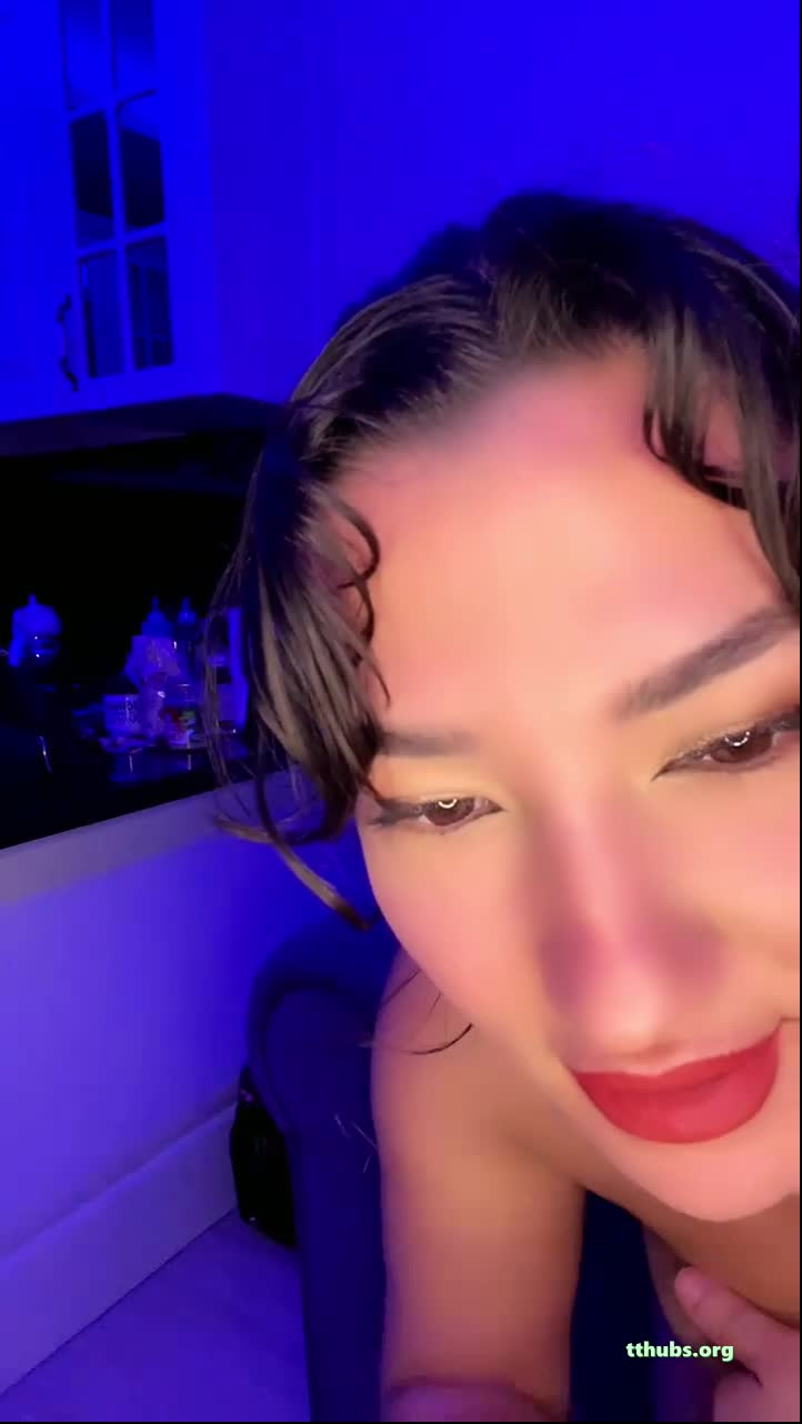 Burcu Yıldız Tango Dudak Şovu Yakın Çekim