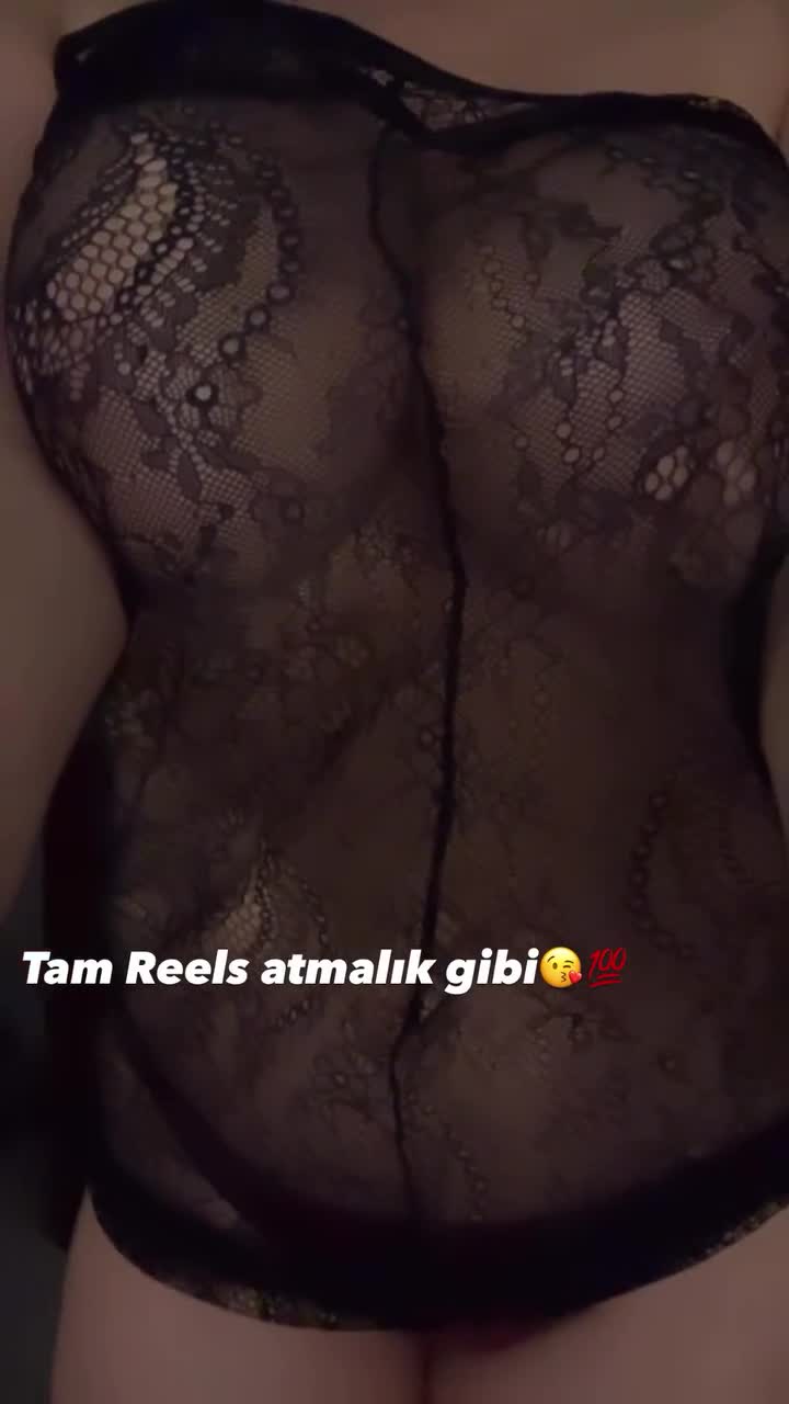 Elif Karaaslan Body Gösterisi Kırmızı Tanga