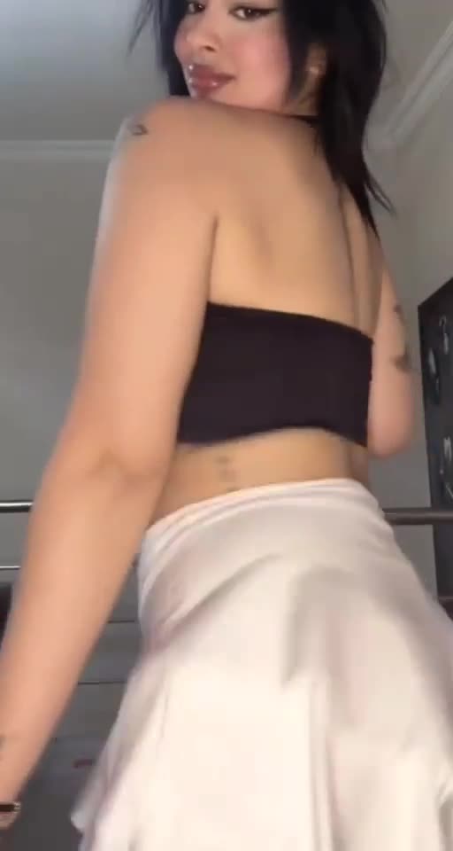 Nehirpp Kalça Costuruyor Bigo Dansı