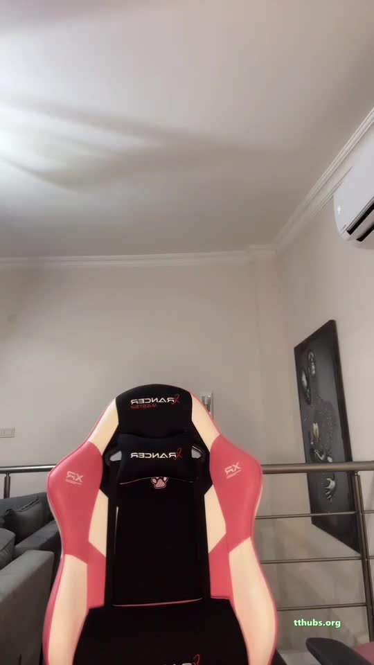 Twerk Hatun Kalca Costuruyor Gaming Koltuk