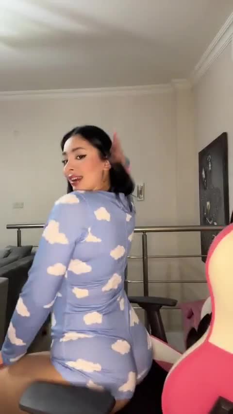Nehirpp Pijamalı Kalça Kivırma Live
