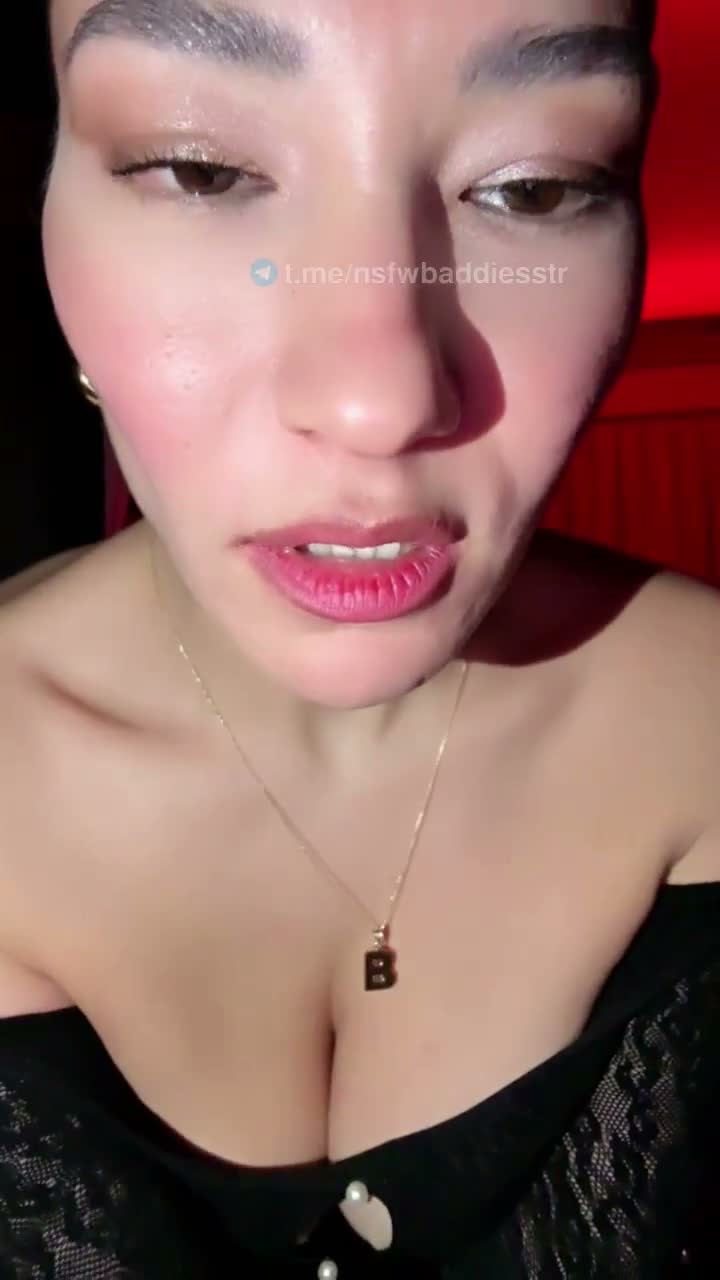 Fenomen Burcu Yıldız Otelde Dantel Kıvratma
