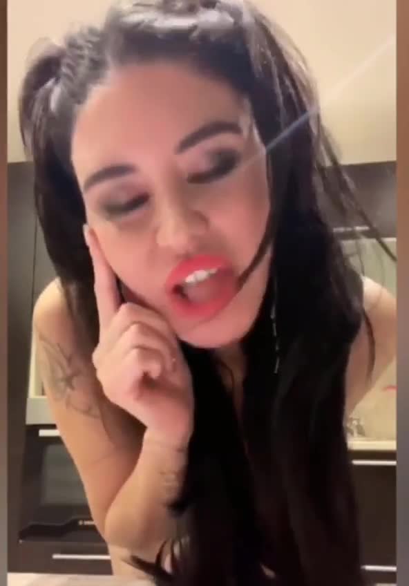 Ebru Polat Dudak Açma Ifsa HD