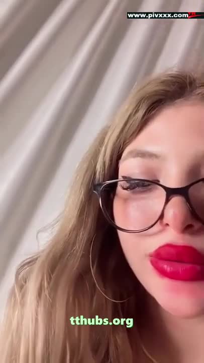 Gözlüklü Etli Am Dildo Sokma HD