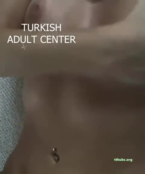 Bigo Naz Göbek Piercingi Yakın Plan