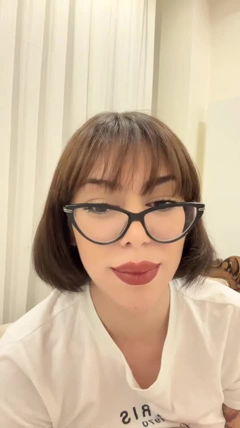 Şeyda Nur Tunç Gömlek Dekolte Sohbeti
