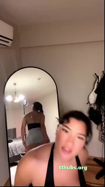 Burcu Yıldız Tango Kalça Sallama Şovu