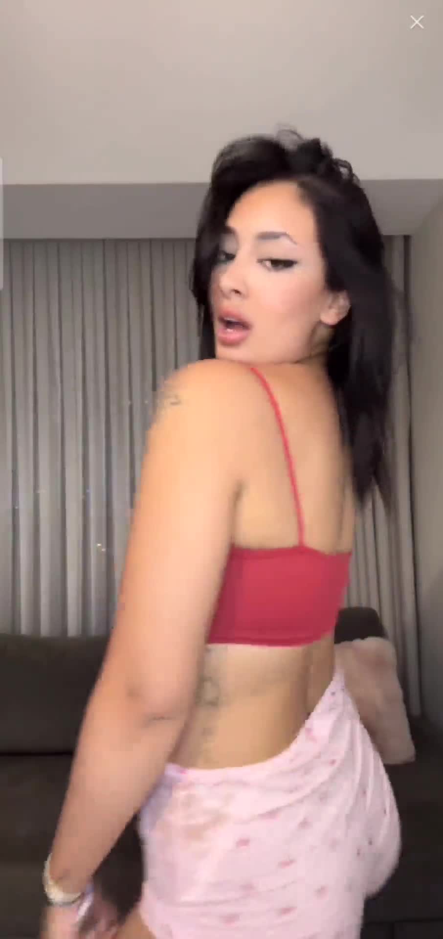 Twerk Nehirpp Kalça Costuruyor Dansı